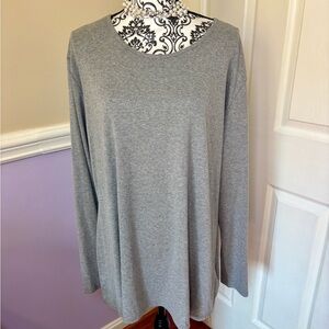 NWT Evervibe- women’s Gray long- oversized Top, size 3X